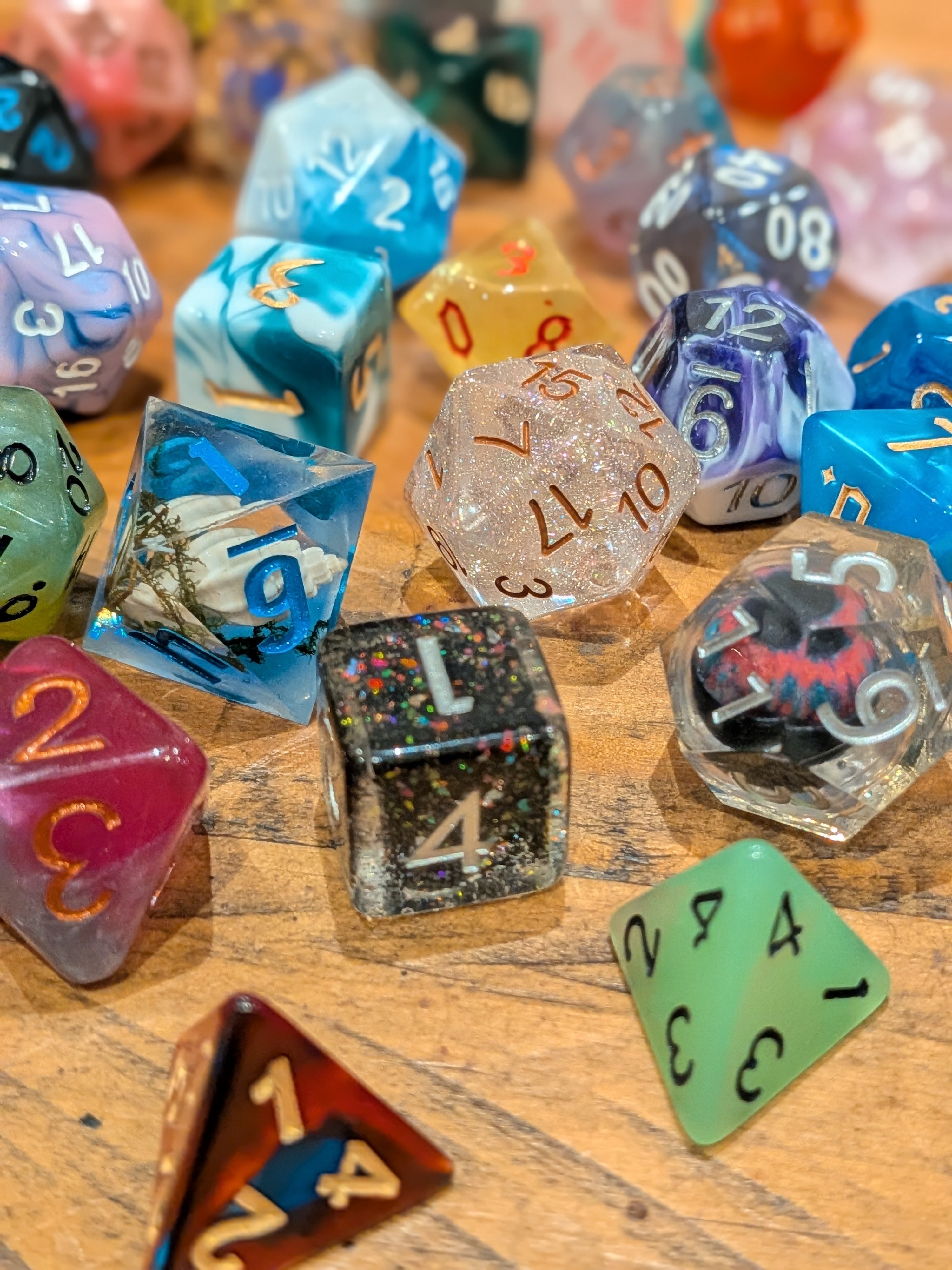 Decaf Dice Random Scoop